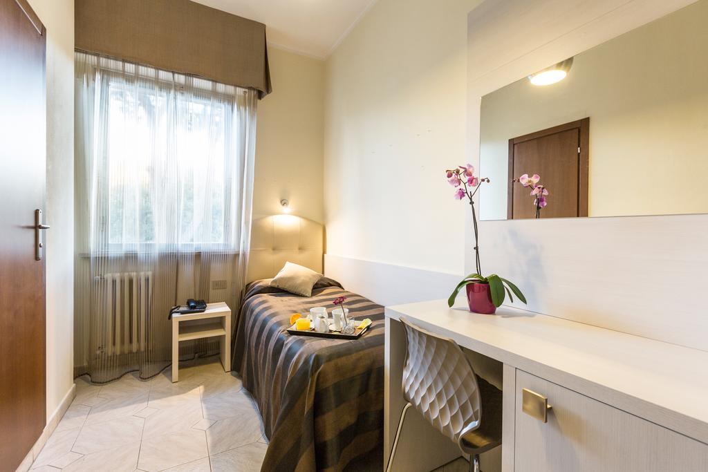 Hotel King Марина-ди-Пьетрасанта Номер фото