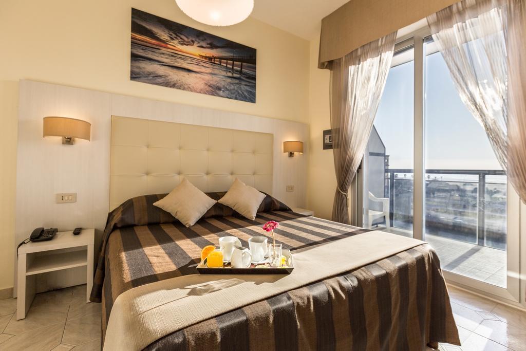 Hotel King Марина-ди-Пьетрасанта Номер фото