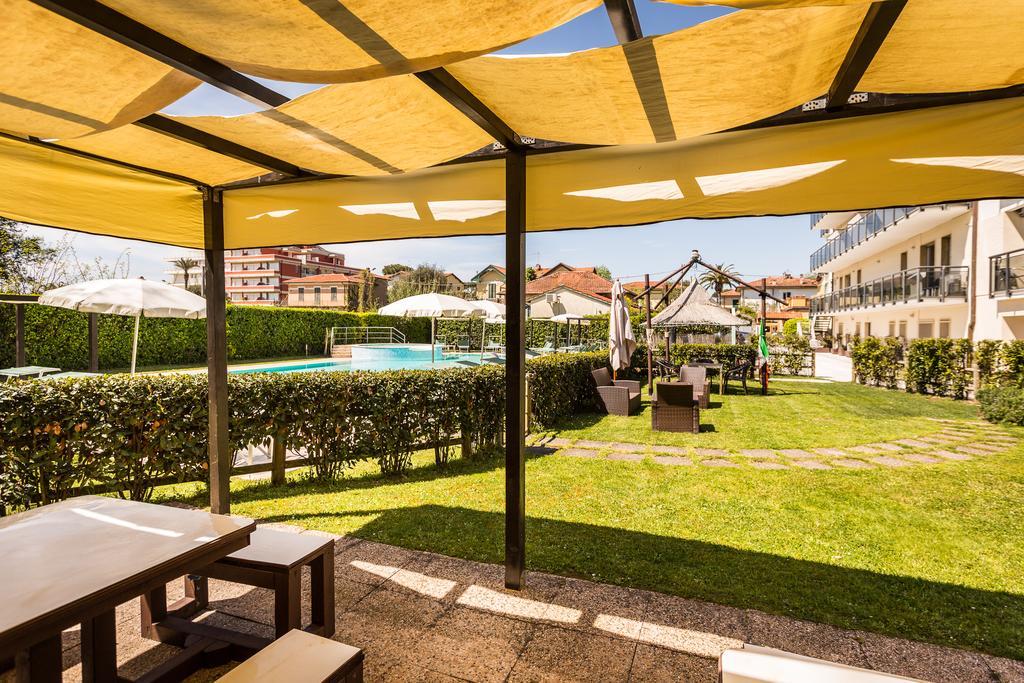 Hotel King Марина-ди-Пьетрасанта Экстерьер фото