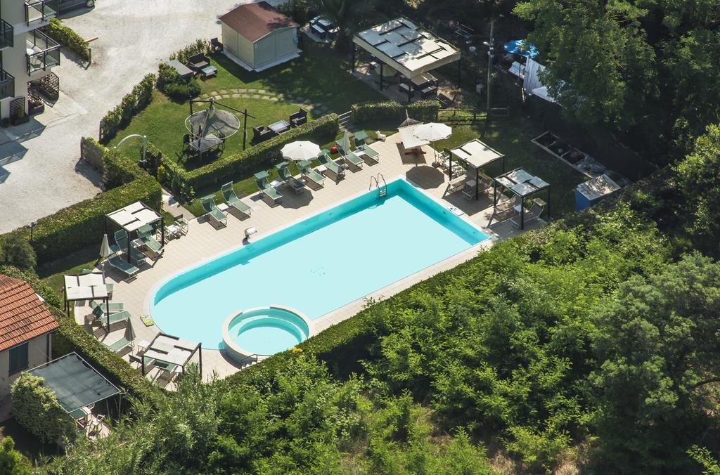 Hotel King Марина-ди-Пьетрасанта Экстерьер фото