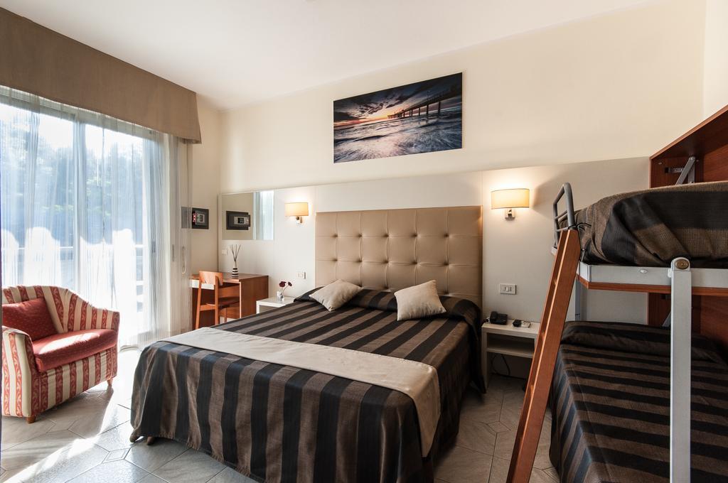 Hotel King Марина-ди-Пьетрасанта Экстерьер фото